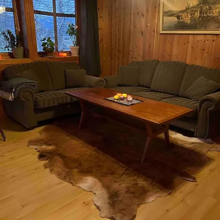 Det Vesle Huset Pa Lysaker * Nord-Fron